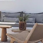 Anemela & Mykonos アグラリ