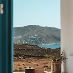 Anemela & Mykonos شقة