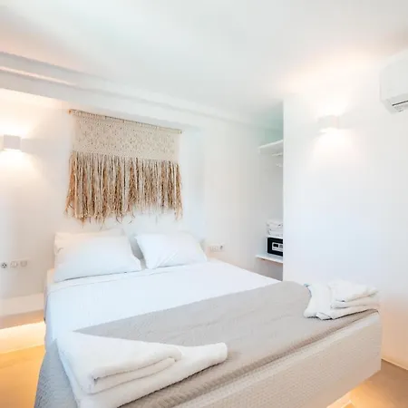 Anemela & Mykonos Agrari (Mykonos)